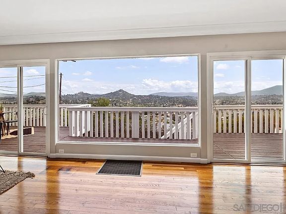 4th image of 4258 Summit Dr