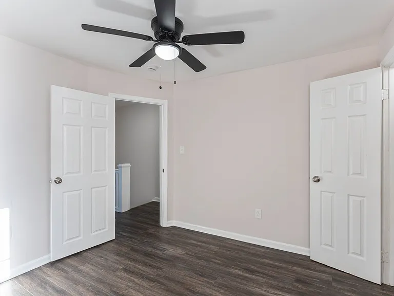 1514 N Luzerne Ave — Photo 15