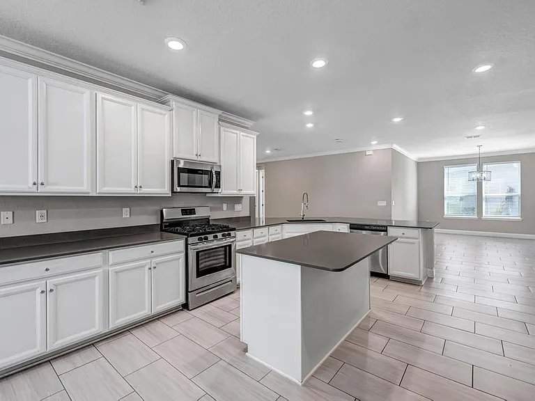 275 Renwick Pkwy — Photo 5