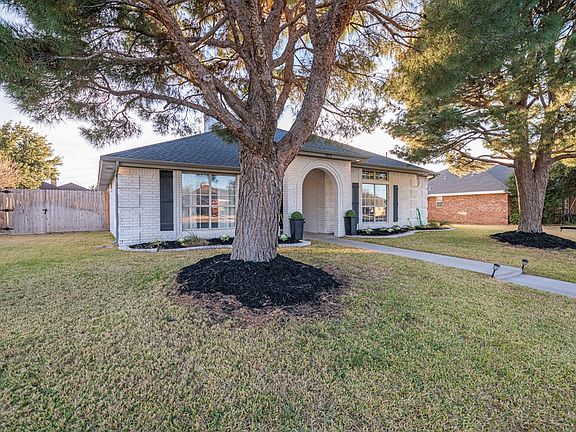 4th image of 5615 Crowley Blvd