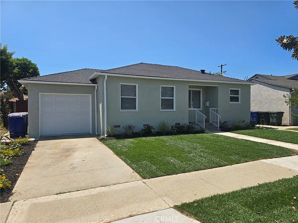 2 bed, 872 sqft, $3,595 — Photo 1