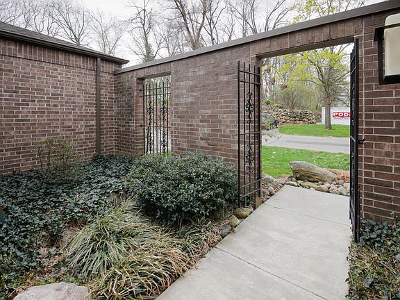 4040 Lake Forest Lane-104