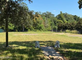 1086 Beach Blvd, Biloxi, MS 39530