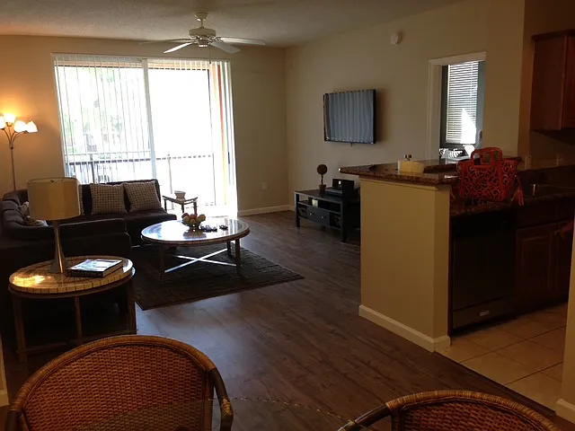 2 bed, 1223 sqft, $2,600 — Photo 4