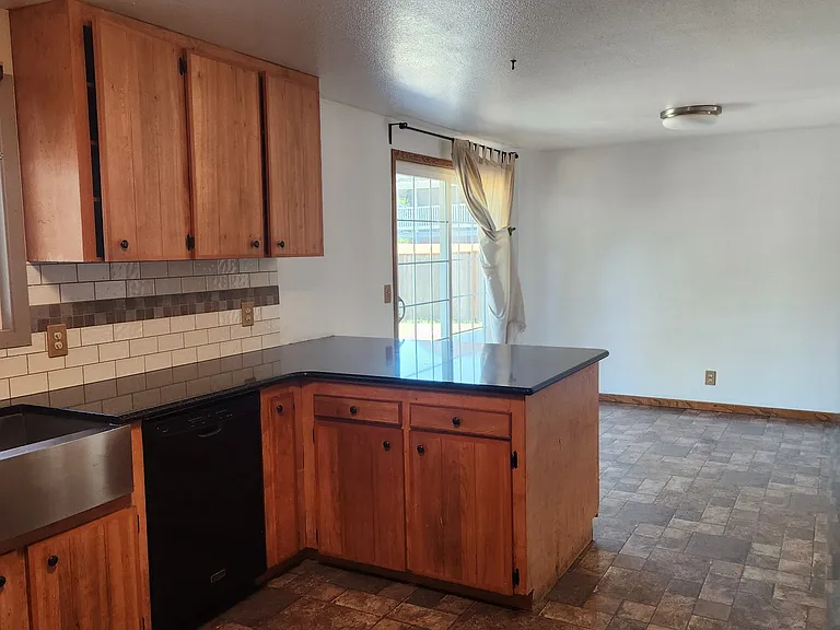 34093 NE Sunrise St — Photo 8