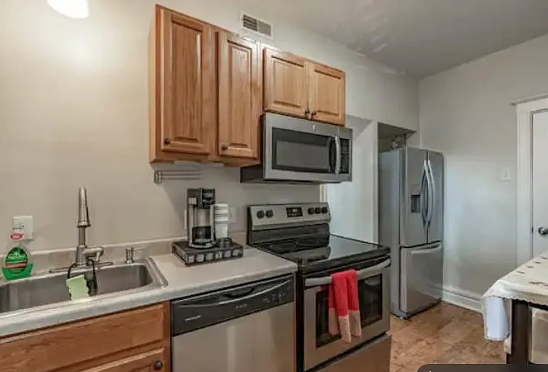 6136 Delmar Blvd #4 — Photo 9