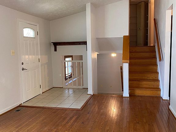 5th image of 7651 Summerhill Ct