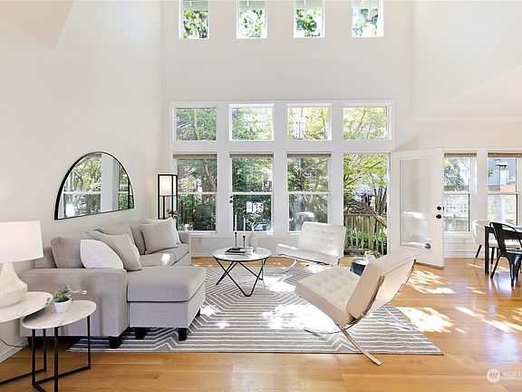 4th image of 1811 Mariner Circle NE