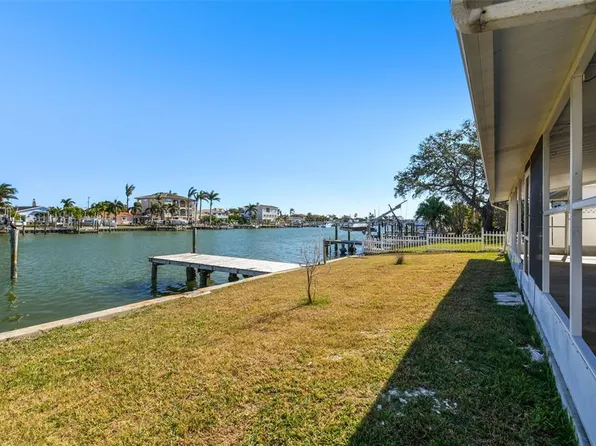 545 Lillian Dr, Madeira Beach, FL 33708