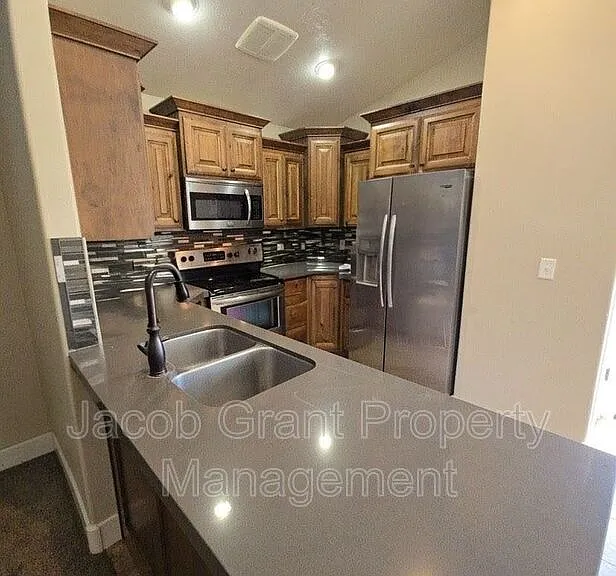 3908 Brighton Cir — Photo 2