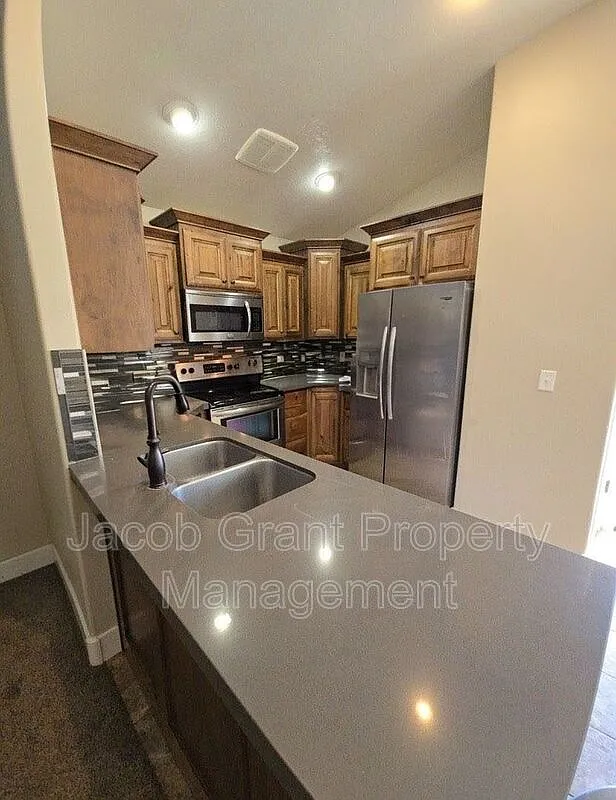 Building Photo - 3908 Brighton Cir