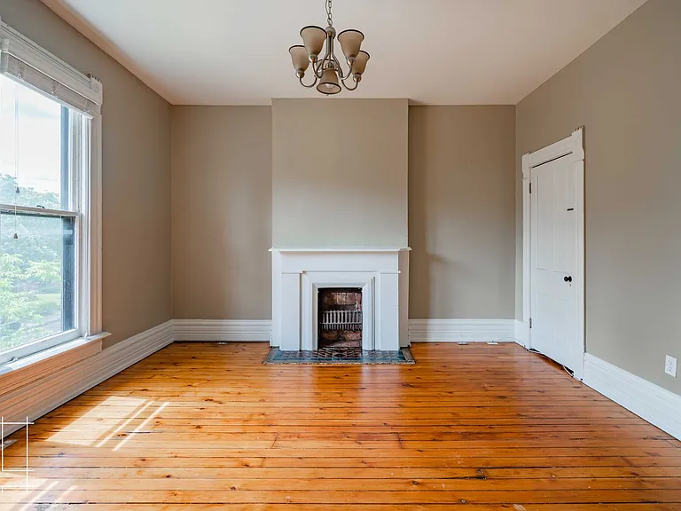 216 W. Hubbard Ave — Photo 5