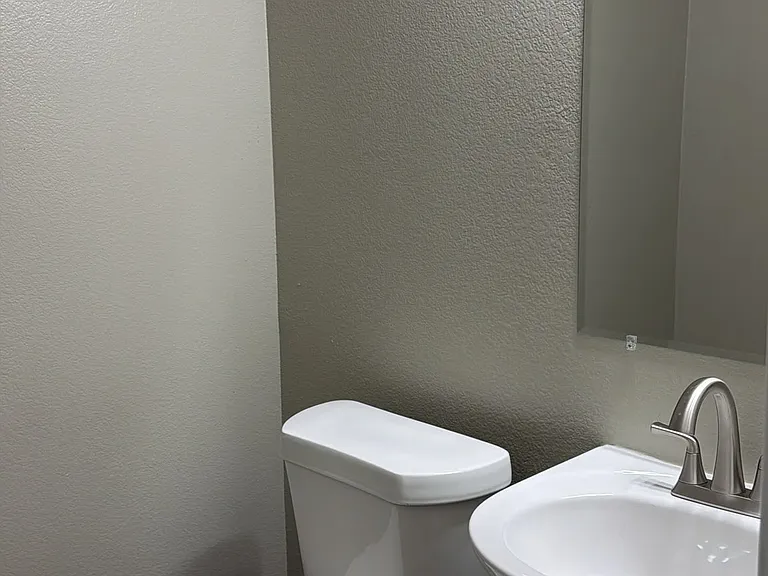 8621 Brunswick Dr — Photo 30