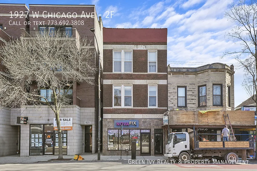 Cozy 1 Bed +Den In East Village-Updated Finishes, Laundry On Site, Amazing Location! — Photo 1