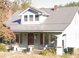 717 4th St NE, Pulaski, VA 24301
