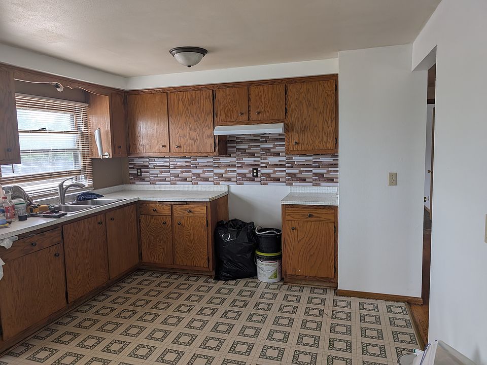 1st image of 10203 W Hampton Ave
