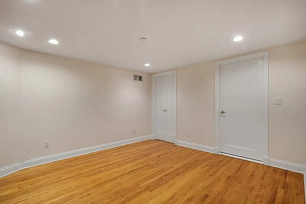 Rented by Compass | media 9