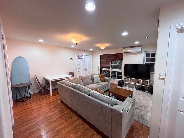 1569 Nehoa St — Photo 4