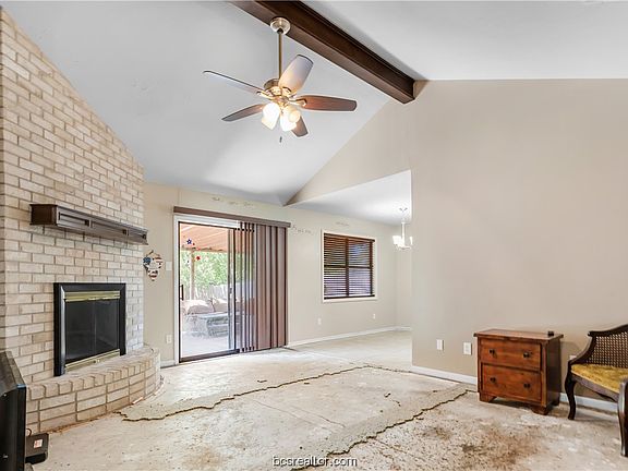 2nd image of 4105 Meadowwood Dr