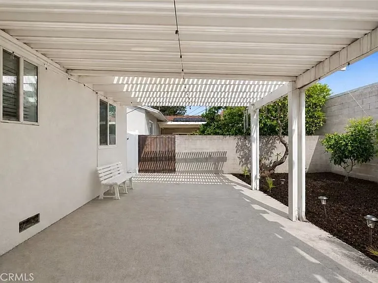 912 W Hill Ave — Photo 35