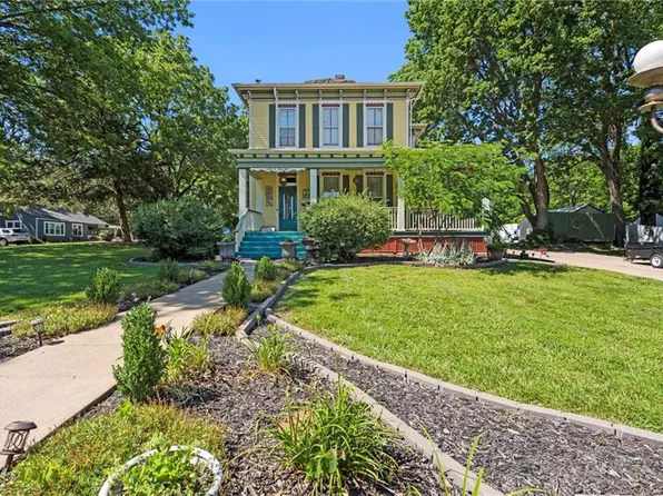 1200 E Walnut St, Harrisonville, MO 64701