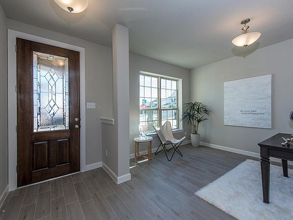 The Edgeport - Foyer