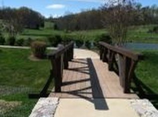 2122 Sawyers Pond Dr, Johnson City, TN 37604
