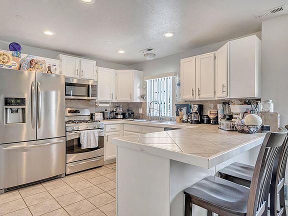 5th image of 546 E Delno Dr #U