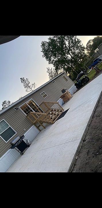 2nd image of 818 Country Ln
