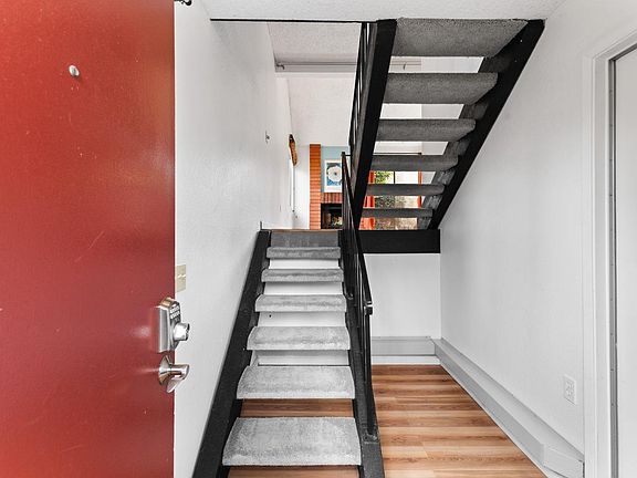 2nd image of 3011 Aurora Court