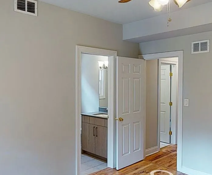1547 W Augusta Blvd — Photo 9