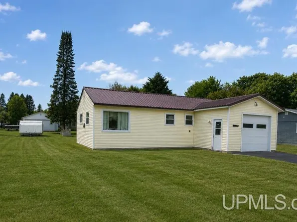 502 Birch St, Bergland, MI 49910