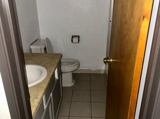 211 W 1st St #A, Phoenix, OR 97535