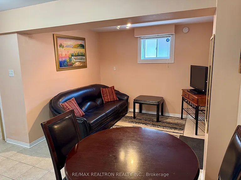 11 Hubner Dr #BASEMENT — Photo 21