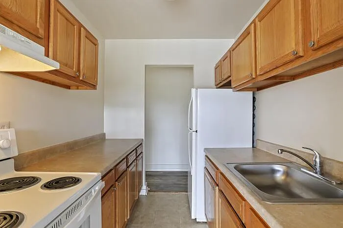 620 6th Ave #205 — Photo 7