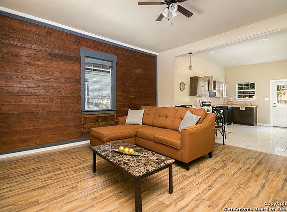 3rd image of 226 Cactus St