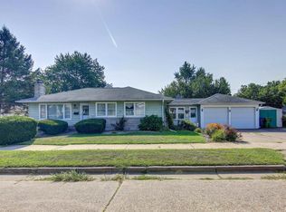 1805 Iowa Ave, Clinton, IA 52732