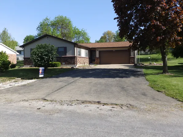 1226 Lowry St, Pittsfield, IL 62363