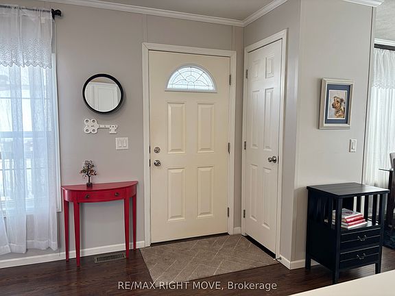 5th image of 1298 Hilltop Rd