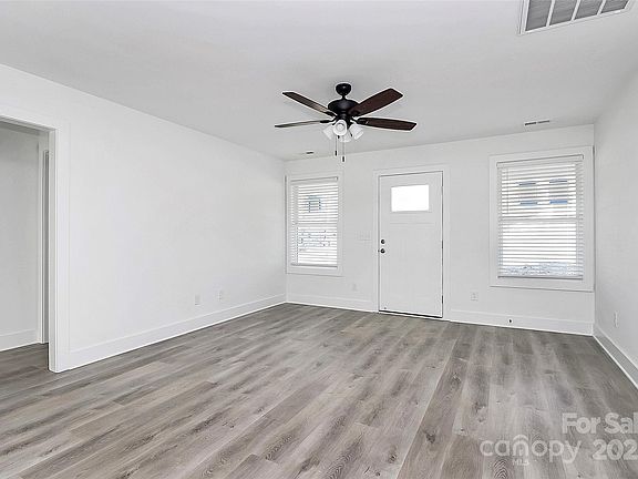 5th image of 913 W 9th Ave