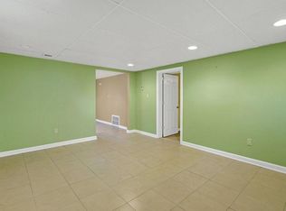 29 Market St #1, Edison, NJ 08817