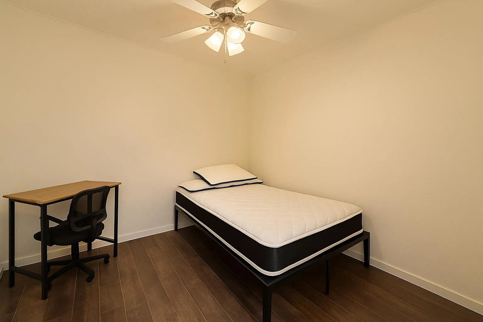 4 bed, 2.0 bath, 1416 sqft, $706 — Photo 1