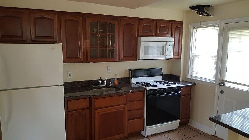 2nd image of 4434 Shamrock Ave
