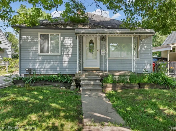 25260 Fern St, Roseville, MI 48066