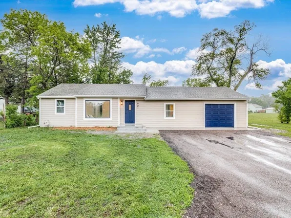 921 E 10th St, Newton, KS 67114