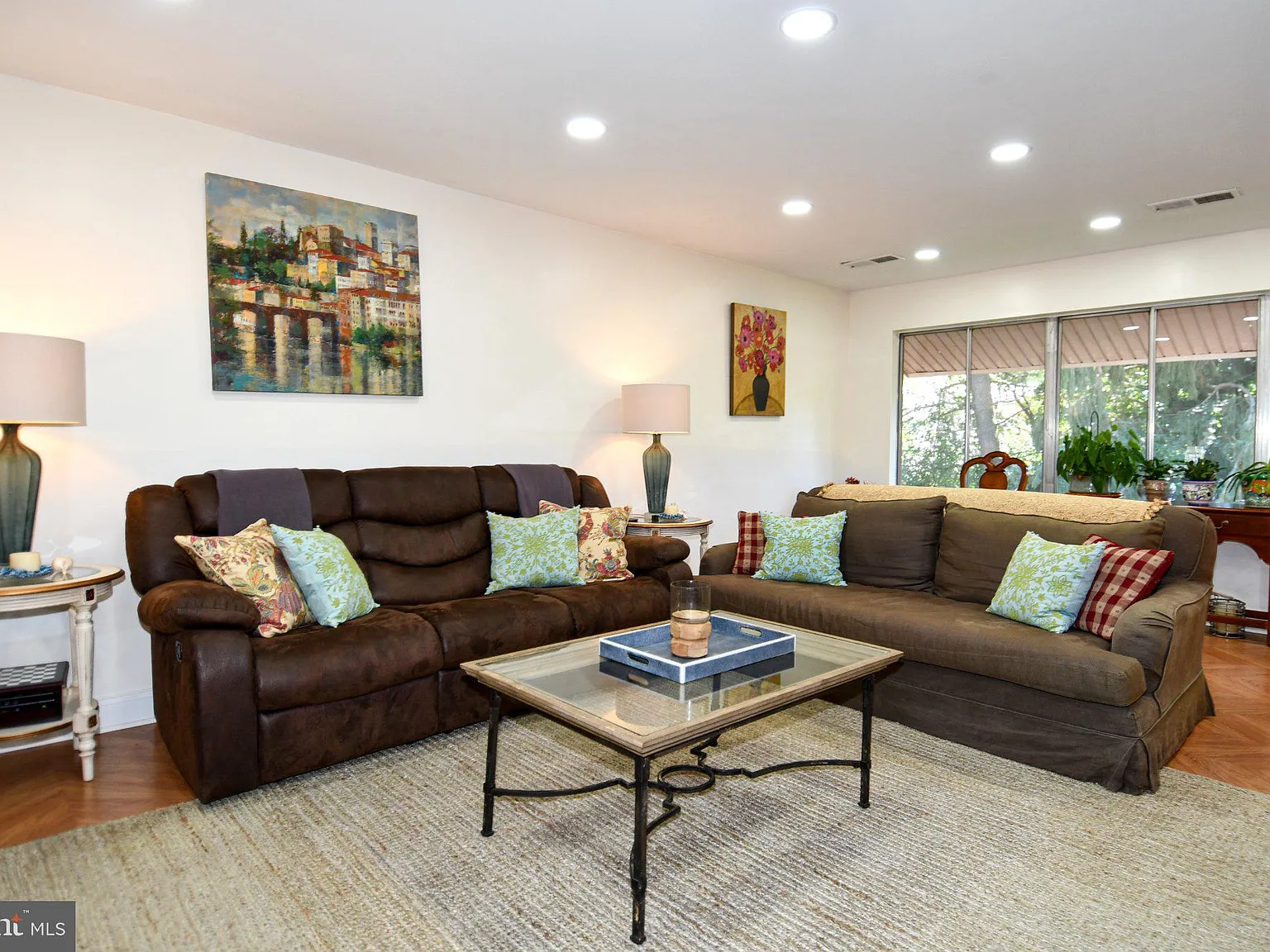 3 bed, 2.0 bath, 1455 sqft, $2,490 — Photo 3
