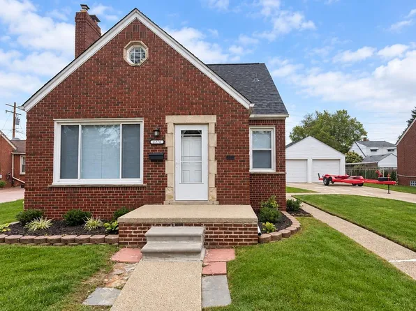 5276 Palmer St, Dearborn, MI 48126