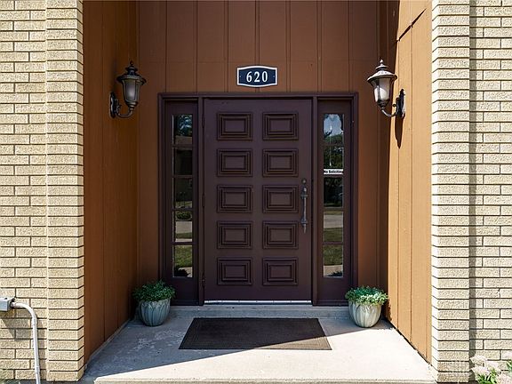 2nd image of 620 Kitrina Ave #E