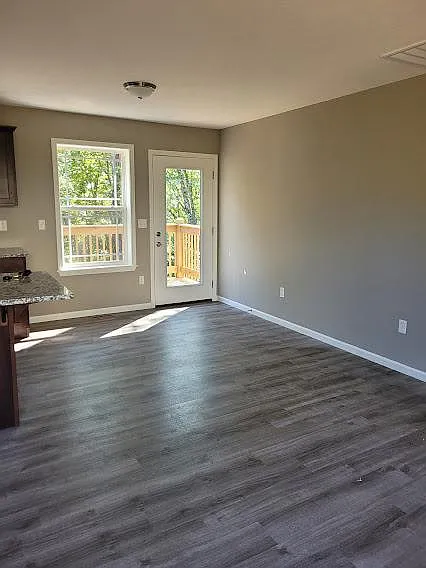 305 S Dogwood Ln — Photo 5