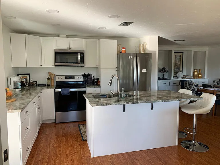 Camelot Dr N — Photo 6